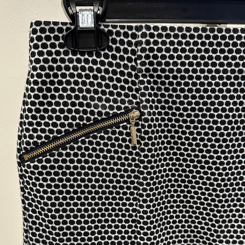 Alfani Black White Geometric Pencil Skirt 6 | Stretch Workwear Skirt Modern Zip - Picture 3 of 7